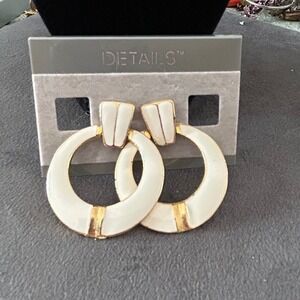 VTG Details White Enamel Gold Tone Door Knocker Hoop Earrings Retro 80s Style